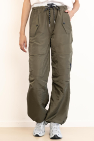 Haute L'Amitié :  Cargo pants Thalia | dark green - img4