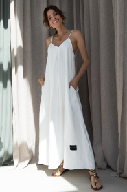 Haute L'Amitié |  Viscose blend maxi dress Corsica | white | Picture 2