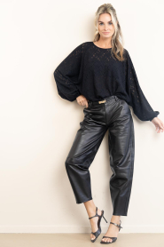 Dante6 :  Faux patent leather barrel trousers Scene | black - img2