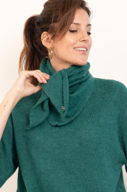 Dante6 :  Soft alpaca triangle scarf Skai | green - img4