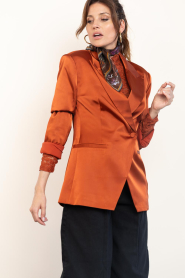 Dante6 :  Satin fitted single breasted blazer Rush | rust orange - img6