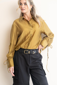 Aaiko |  Shiny blouse with gathered sleeves Marel | green | Picture 4