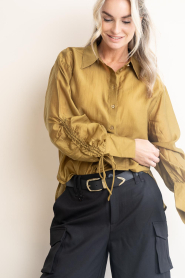 Aaiko |  Shiny blouse with gathered sleeves Marel | green | Picture 6