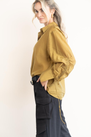 Aaiko |  Shiny blouse with gathered sleeves Marel | green | Picture 8