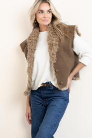 Aaiko |  Gilet with teddy collar Avrelle  | brown | Picture 6