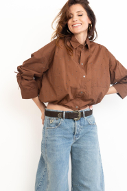 Aaiko |  Cropped blouse with rhinestones Mikkie | brown | Picture 5