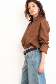 Aaiko |  Cropped blouse with rhinestones Mikkie | brown | Picture 6