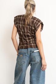 Co'Couture |  Checkered top with knot detail | brown | Picture 6