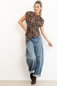 Co'Couture |  Checkered top with knot detail | brown | Picture 3