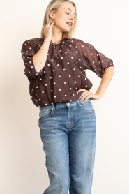 Co'Couture |  Balloon polcadot blouse Dita | bruin | Picture 4