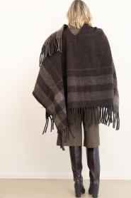 Club L'avenir |  Checked poncho Rhea | brown | Picture 5