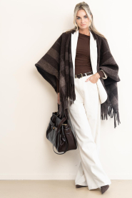 Club L'avenir |  Checked poncho Rhea | brown | Picture 6