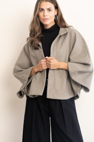 Club L'avenir |  Poncho Sady | taupe | Picture 4
