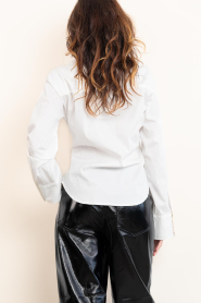 Club L'avenir |  Pleated fitted blouse Sora | natural | Picture 6