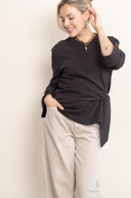 Club L'avenir |  Wrap top Sina | chocolate | Picture 5