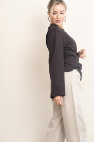 Club L'avenir |  Wrap top Sina | chocolate | Picture 6