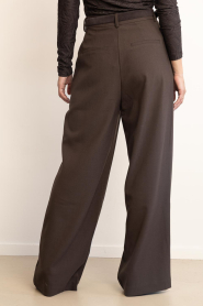 Club L'avenir |  Loose fitted trousers Amari | brown | Picture 7