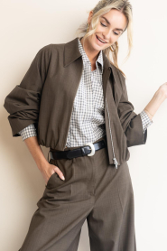 Herskind |  Cropped barrel bomber jacket Stella | khaki | Picture 6