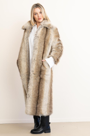 STUDIO AR |  Faux fur long coat Scarlet | beige | Picture 6