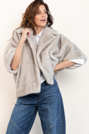 STUDIO AR |  Faux fur cape jacket Clara | grey | Picture 6