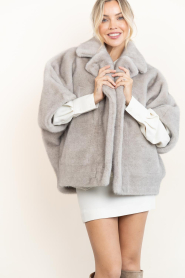 STUDIO AR |  Faux fur cape jacket Clara | grey | Picture 2
