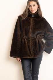 STUDIO AR :  Faux fur jacket with drawstring Frankie | olive - img6