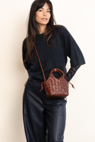 Cala Jade |  Hand braided leather bag Misu mini | Camel | Picture 2