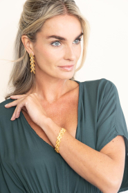 by-bar |  Gold pleated bracelet Farrah | gold | Picture 2