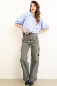 Haute L'Amitié |  Cropped checkered blouse Sophie | blauw | Picture 3