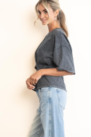 Haute L'Amitié |  Fitted T-shirt Romie | grey | Picture 7