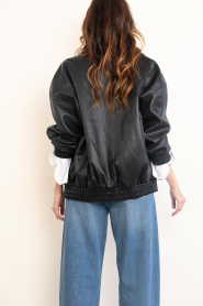 Haute L'Amitié :  Faux leather bomber jacket Rizz | black - img8