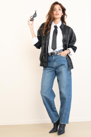 Haute L'Amitié :  Faux leather bomber jacket Rizz | black - img10