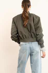 Haute L'Amitié :  Cropped bomber jacket Sally | green - img8