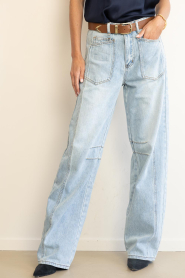 Haute L'Amitié :  Barrel jeans Front | blue - img5