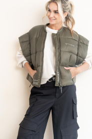 Haute L'Amitié |  Puffer gilet Mount | green | Picture 4