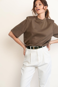 Drykorn |  T-shirt with shoulder pads Tadura | brown | Picture 6