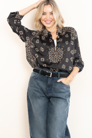 Wild :  Satijnen paisley blouse Fayruz | black - img2