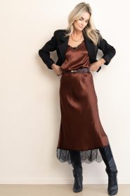 Milla |  Shiny top with lace Lucy | brown | Picture 4