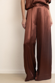 Milla |  Shiny trousers Jill | brown | Picture 4