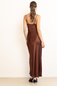 Milla |  Shiny dress with lace Camille | brown | Picture 7