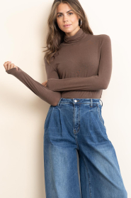 Milla |  Stretch tencel top Elin | brown | Picture 4