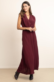 Louizon |  Sleeveless dress Cercy | burgundy | Picture 7
