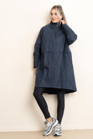 Deblon | Panterprint regenjas Romy | blauw | Afbeelding 3