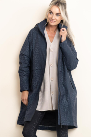 Deblon | Panterprint regenjas Romy | blauw | Afbeelding 9