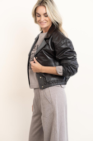 Deblon |  Cropped leather bomber | burgundy | Picture 6