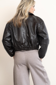 Deblon |  Cropped leather bomber | burgundy | Picture 7