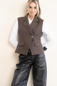 Second Female :  Fitted waistcoat Riese | brown - img4
