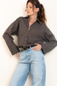 Second Female :  Plain blouse Lanna | brown - img5