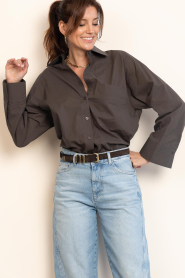 Second Female :  Plain blouse Lanna | brown - img6