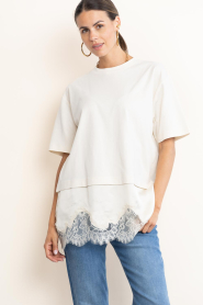 Second Female :  T-shirt with lace Vaccara | natural - img4
